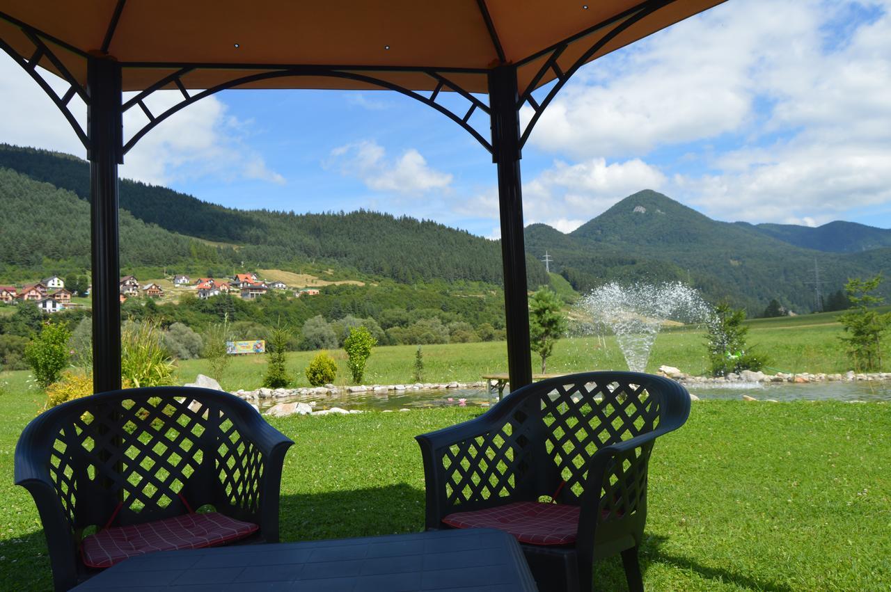Motel Gombas Extérieur photo