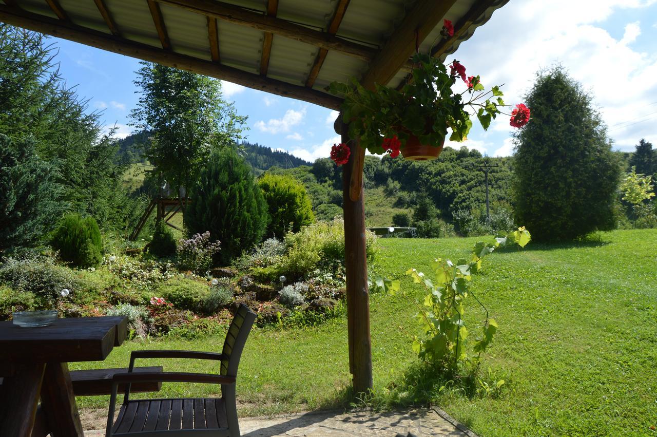 Motel Gombas Extérieur photo