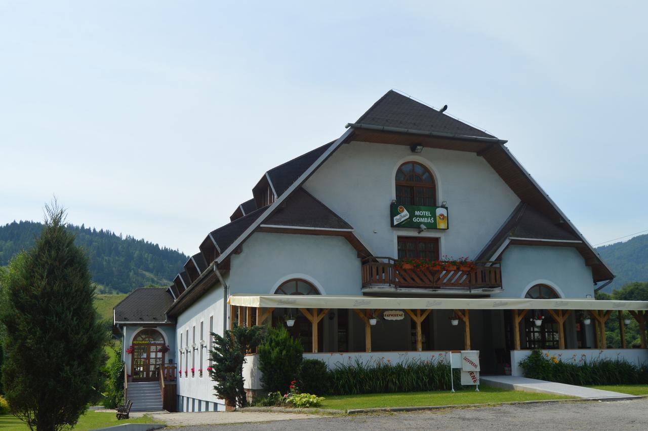 Motel Gombas Extérieur photo
